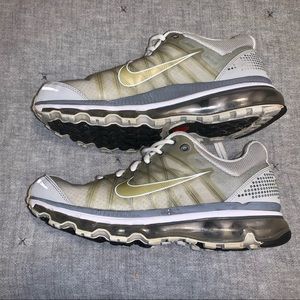 🌟 Nike Air Max Size 7